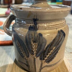 Ceramic jar 4 inches tall